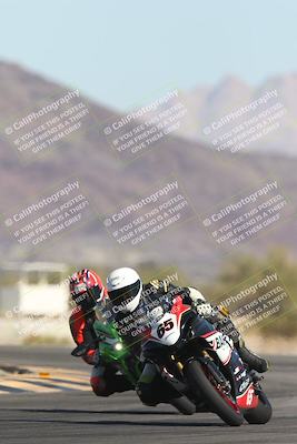 media/Oct-30-2025-Racers Edge (Thu) [[dabbdaf680]]/3-B Group/Session 2 (Turn 14)/